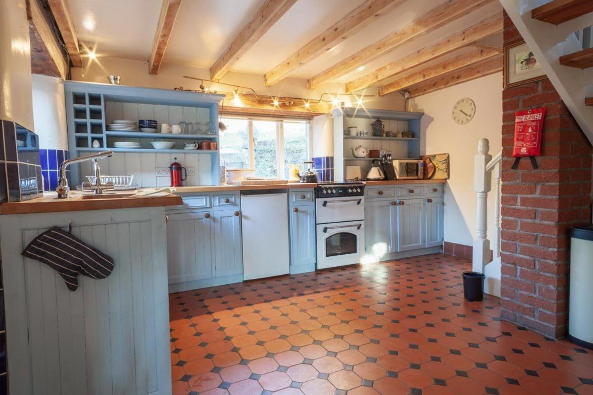 Lee House Farm Holiday Cottage With Possible Use Of Hot Tub Ninety Pounds A Session Waterfall エクステリア 写真